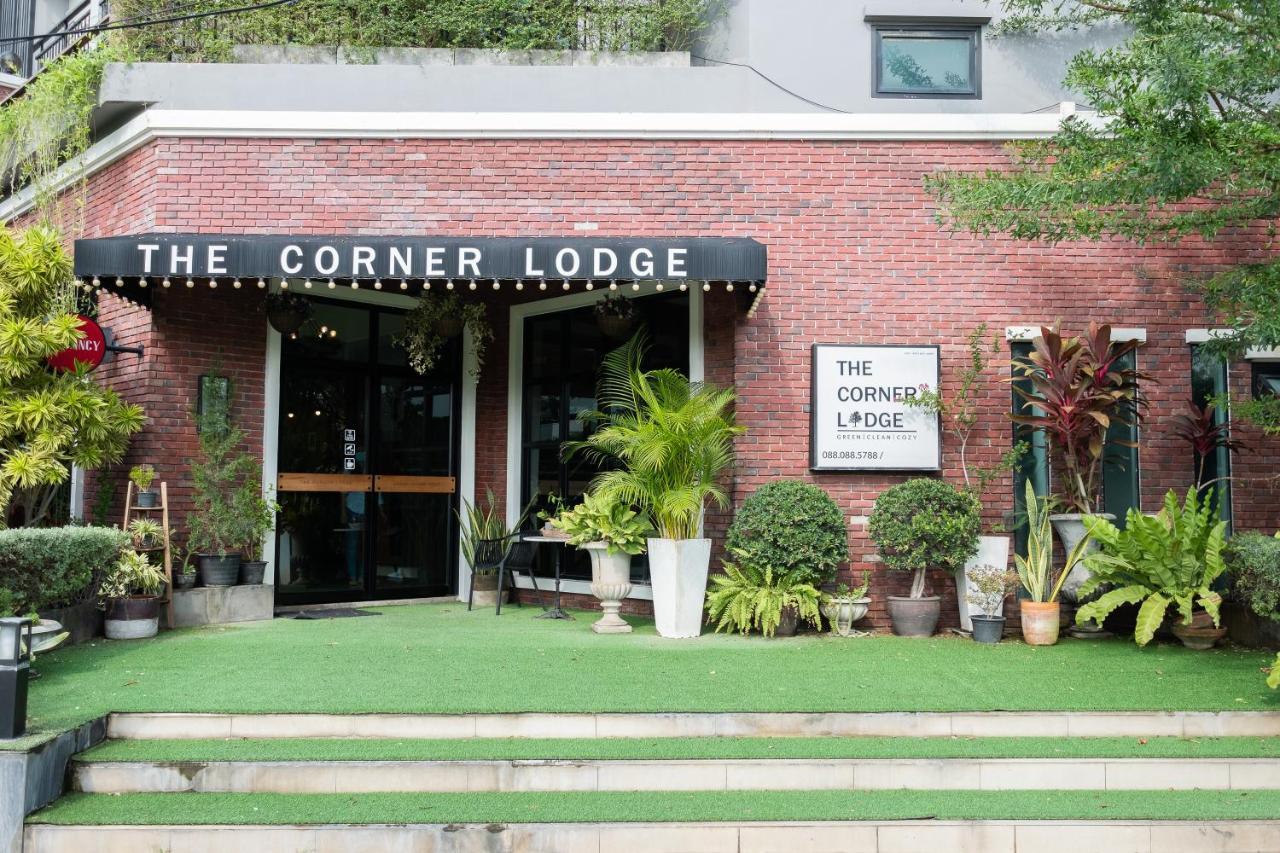 The Corner Lodge Pattaya Exterior foto