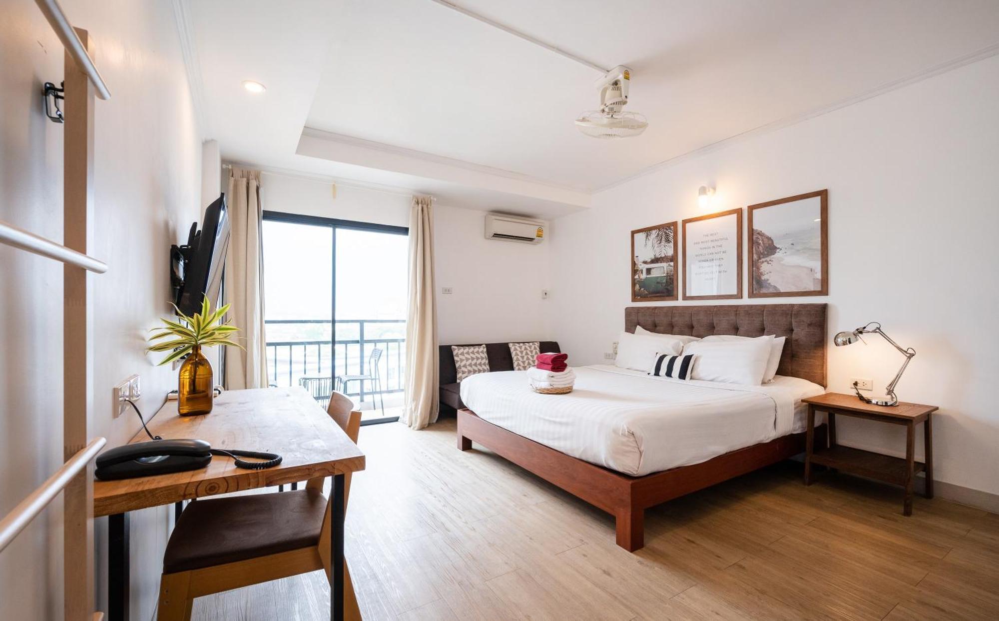 The Corner Lodge Pattaya Exterior foto