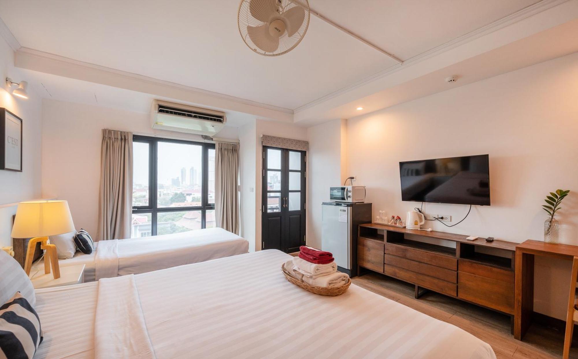 The Corner Lodge Pattaya Exterior foto